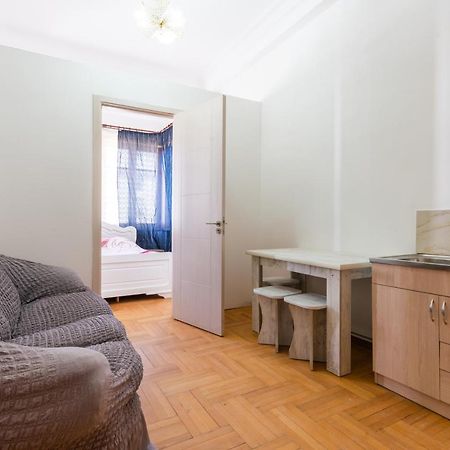 Center 4 You Hotel Tbilisi Bagian luar foto