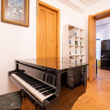 Center 4 You Hotel Tbilisi Bagian luar foto