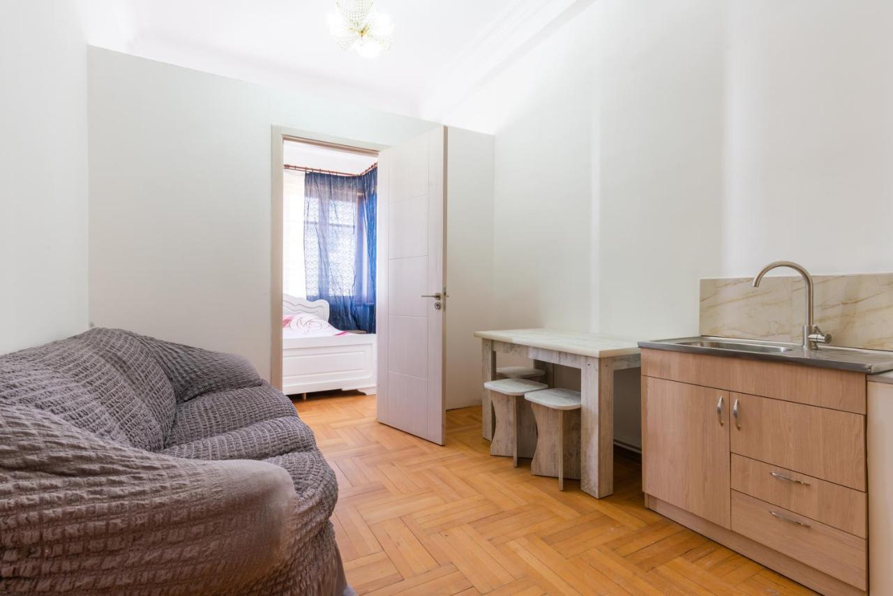Center 4 You Hotel Tbilisi Bagian luar foto