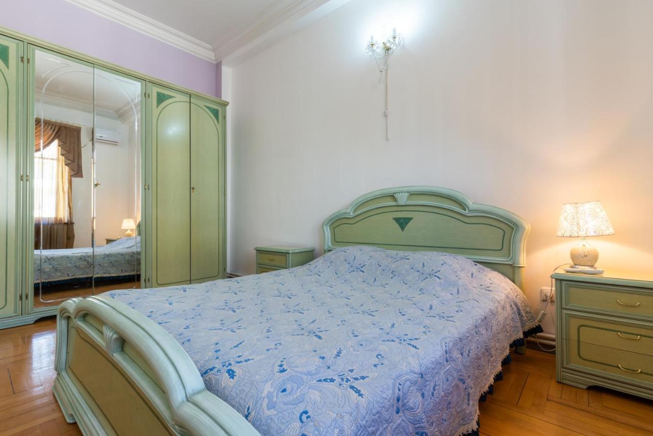 Center 4 You Hotel Tbilisi Bagian luar foto