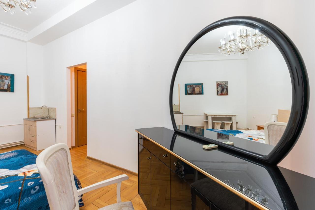 Center 4 You Hotel Tbilisi Bagian luar foto
