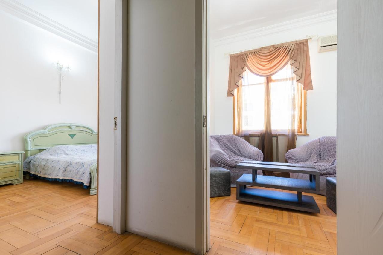 Center 4 You Hotel Tbilisi Bagian luar foto