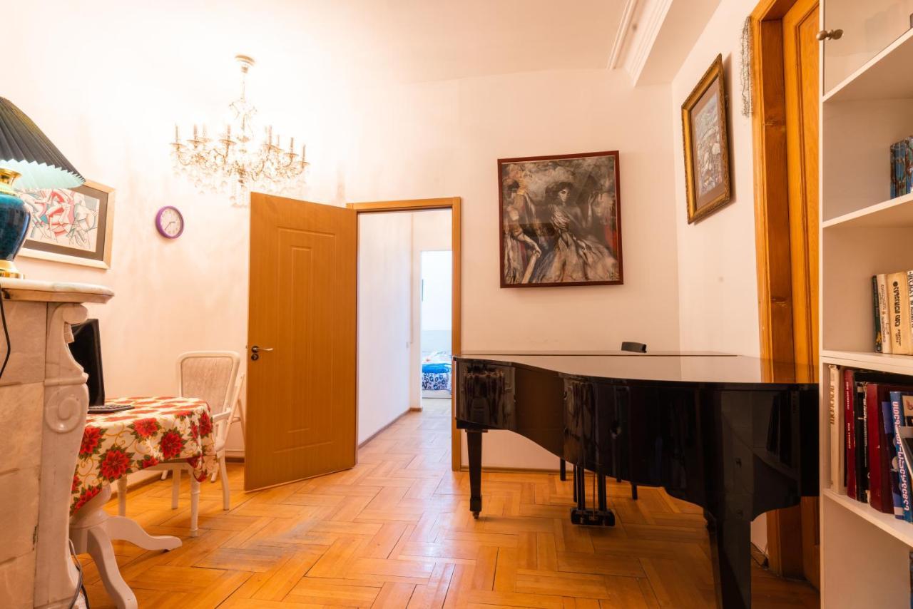 Center 4 You Hotel Tbilisi Bagian luar foto