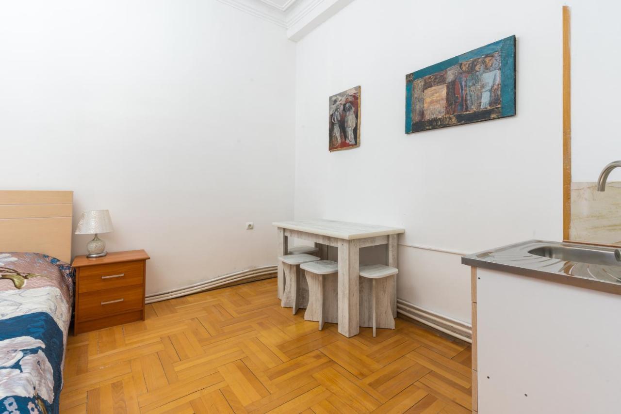 Center 4 You Hotel Tbilisi Bagian luar foto