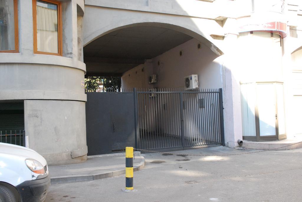 Center 4 You Hotel Tbilisi Bagian luar foto