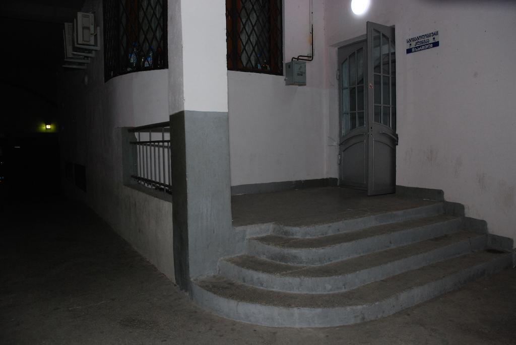 Center 4 You Hotel Tbilisi Bagian luar foto